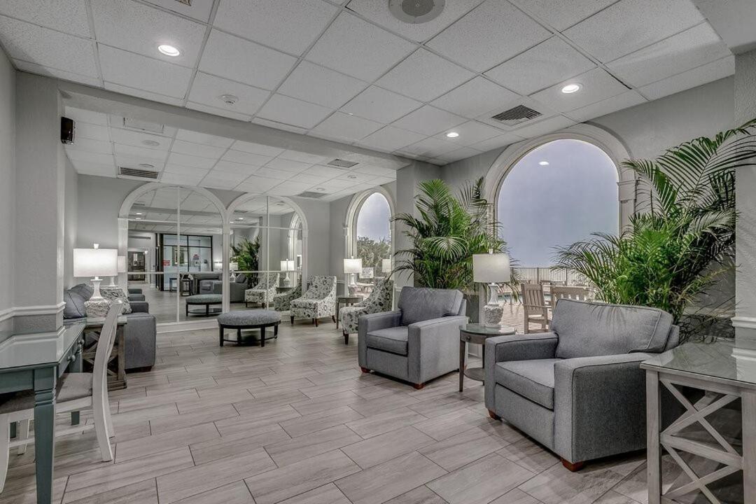 Oceanfront 2br At Blue Water